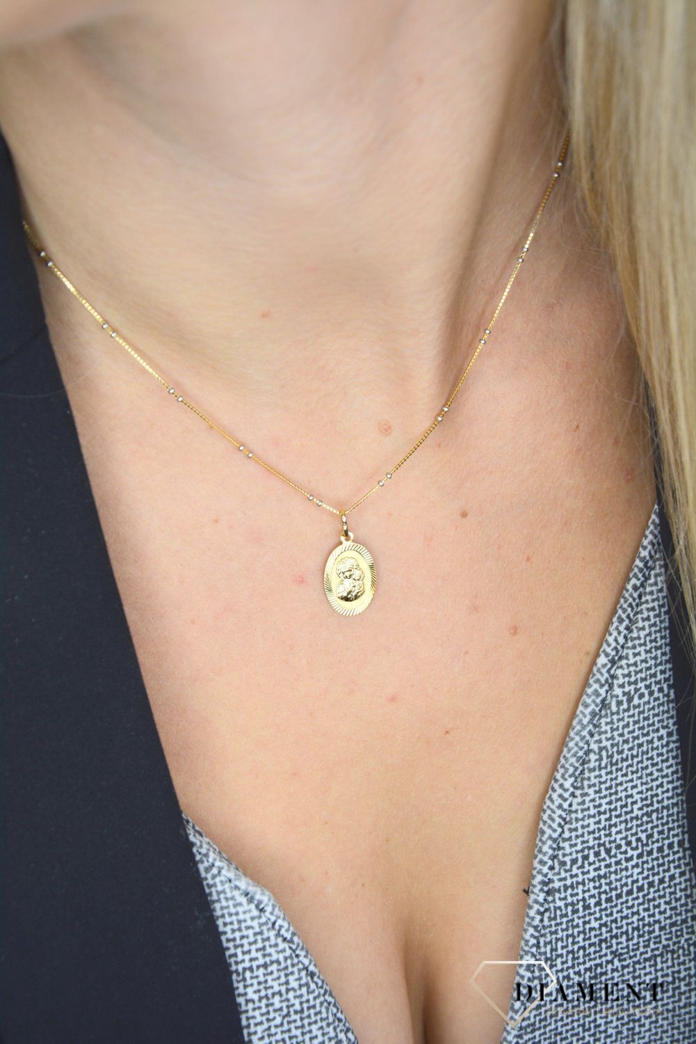 Złota zawieszka medalik owalny Matka Boska ZA 1233A 333.jpg